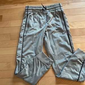Set of 4 pants. Youth boys medium 10-12